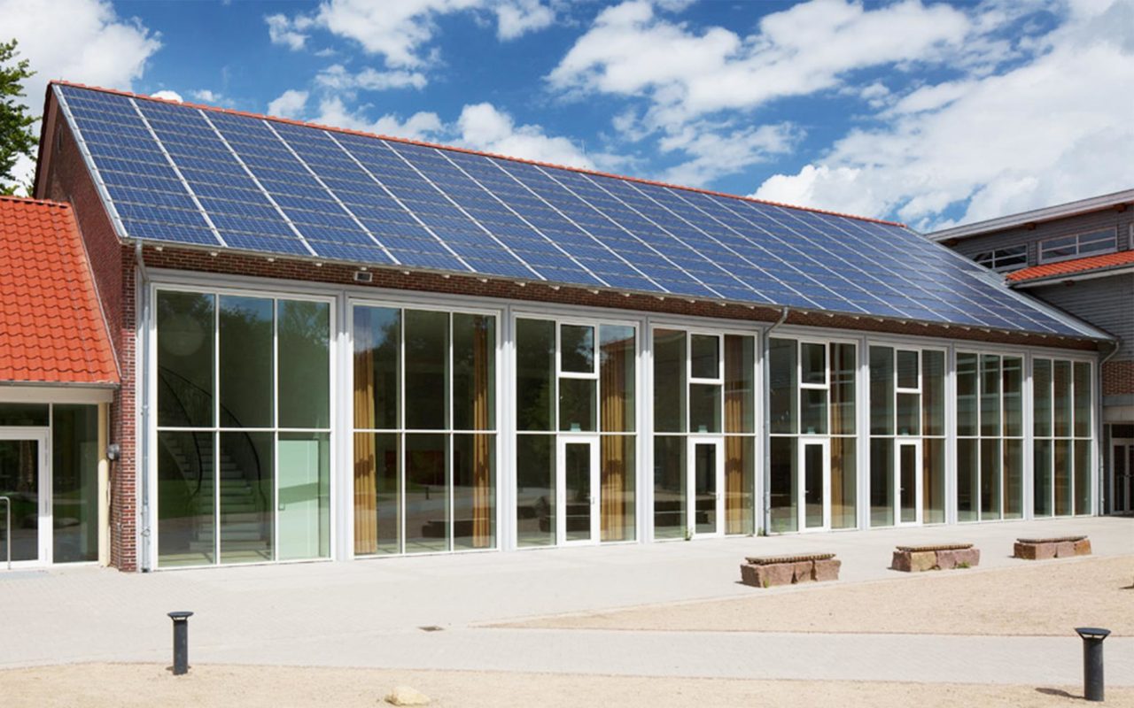 andreasschneiderarchitekten-Waldschule Hatten Fotovoltaikdach