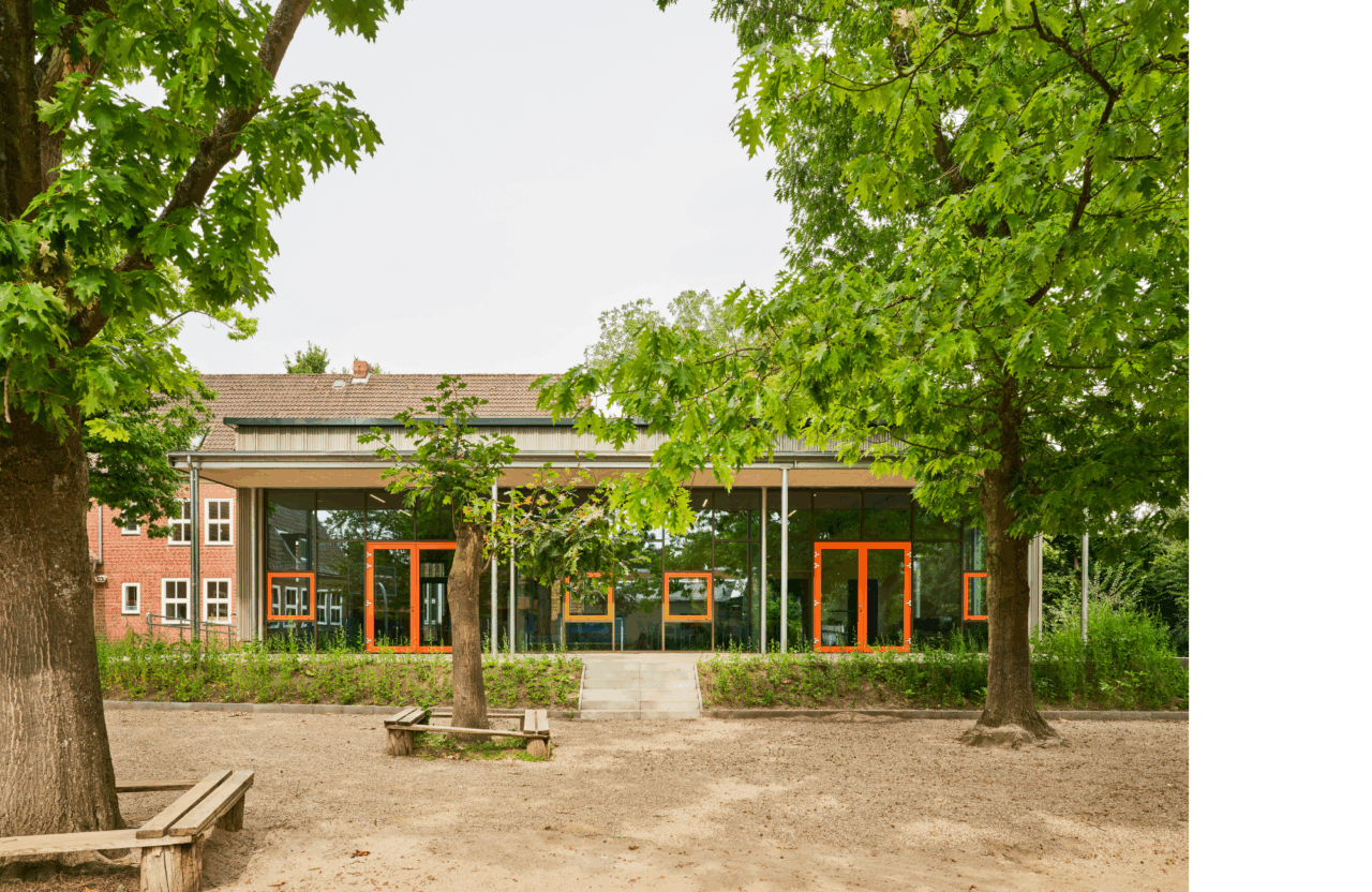Mit einem Schulfest hat die Breitenauschule in Plön die Eröffnung der neuen Mensa gefeiert.