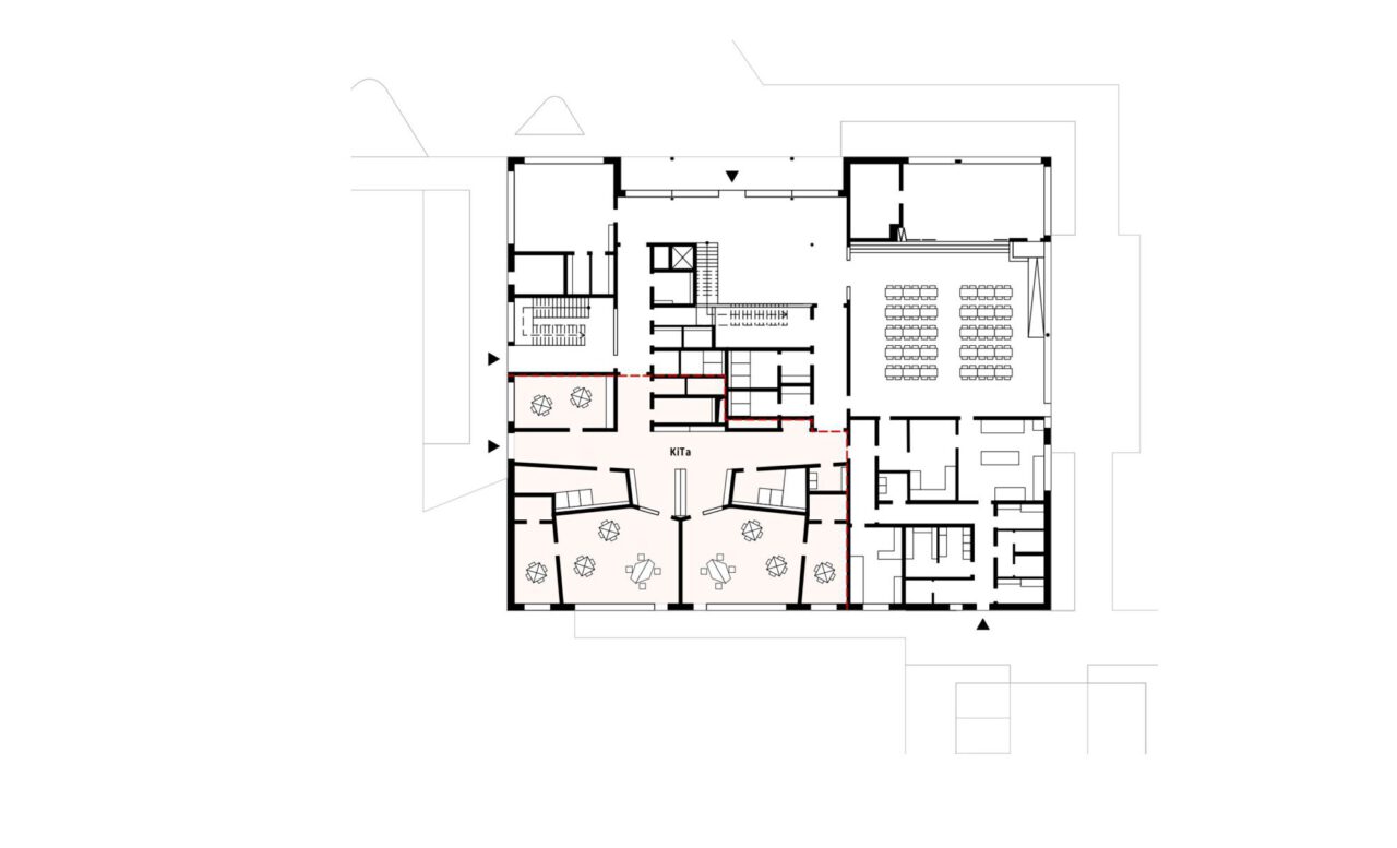 Der Grundriss des Erdgeschosses zeigt die Verortung von Mensa und Kindergarten